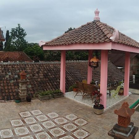 Jaswan Inn Borobudur Magelang Exterior photo